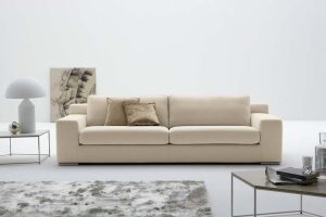 Як вибрати прямий диван та в чому його переваги?