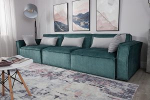 Які недоліки у диванів прямого формату