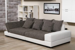 Які переваги прямих диванів